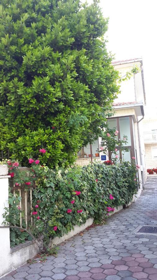 Arya Apartman Podstrana Kültér fotó